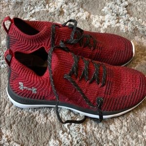 Never worn, Under Armour Charger Tennis Shoes